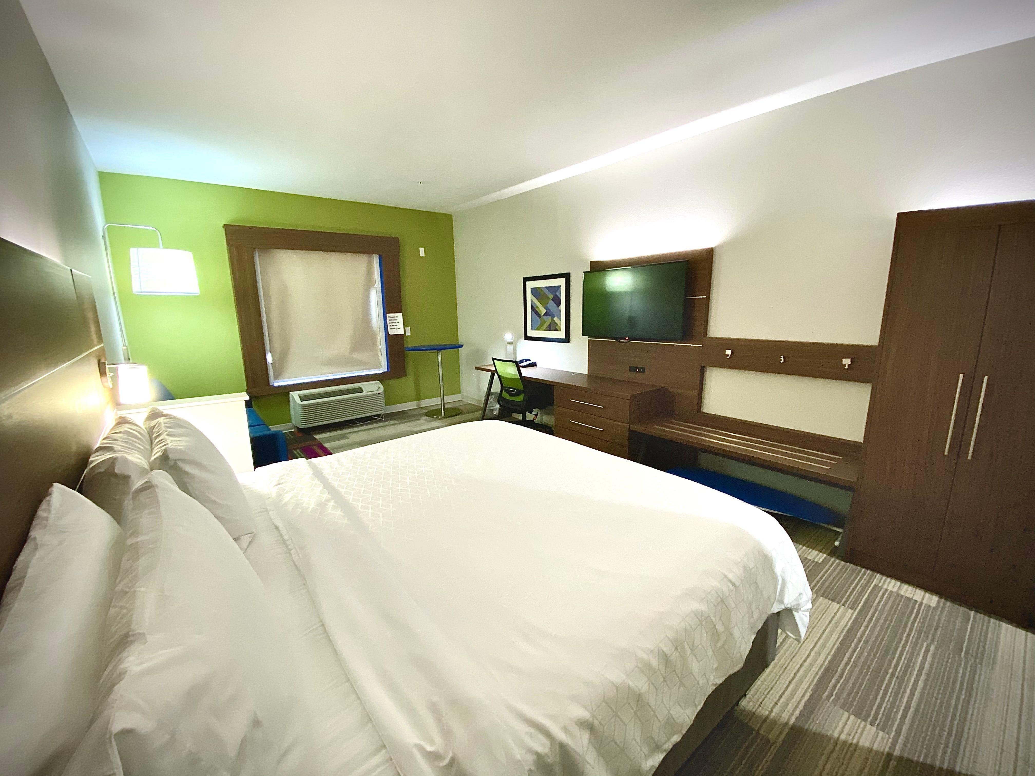 Holiday Inn Express & Suites Pineville-Alexandria Area Exterior photo